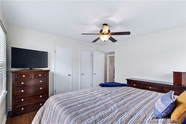 15 Robin Road, New Albany, IN 47150