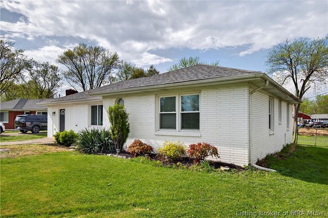 15 Robin Road, New Albany, IN 47150