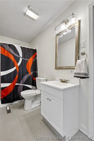 15 Robin Road, New Albany, IN 47150