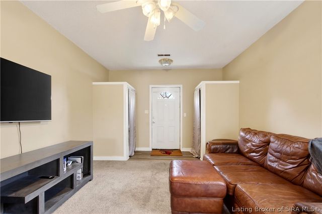 15 Robin Road, New Albany, IN 47150