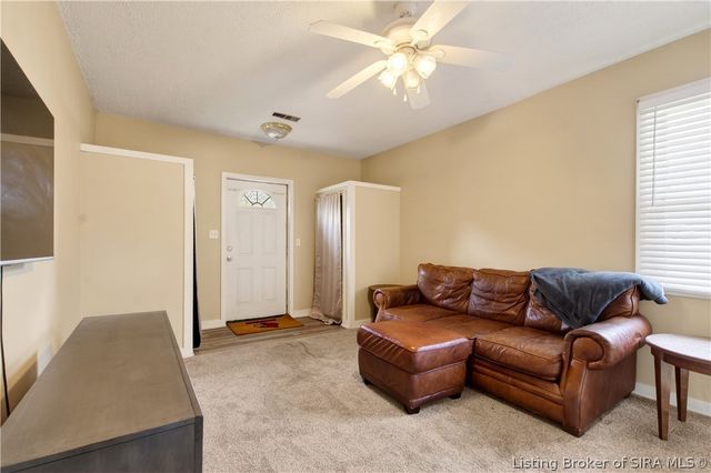 15 Robin Road, New Albany, IN 47150