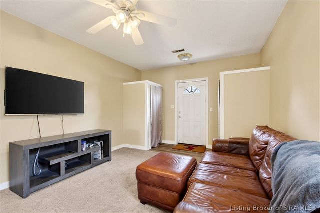 15 Robin Road, New Albany, IN 47150