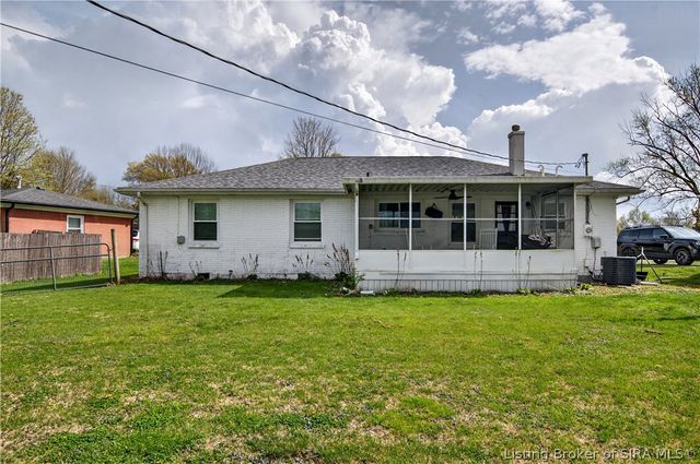 15 Robin Road, New Albany, IN 47150