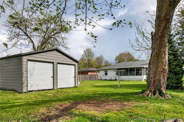 15 Robin Road, New Albany, IN 47150