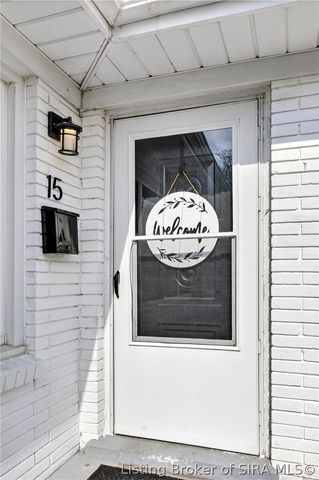 15 Robin Road, New Albany, IN 47150