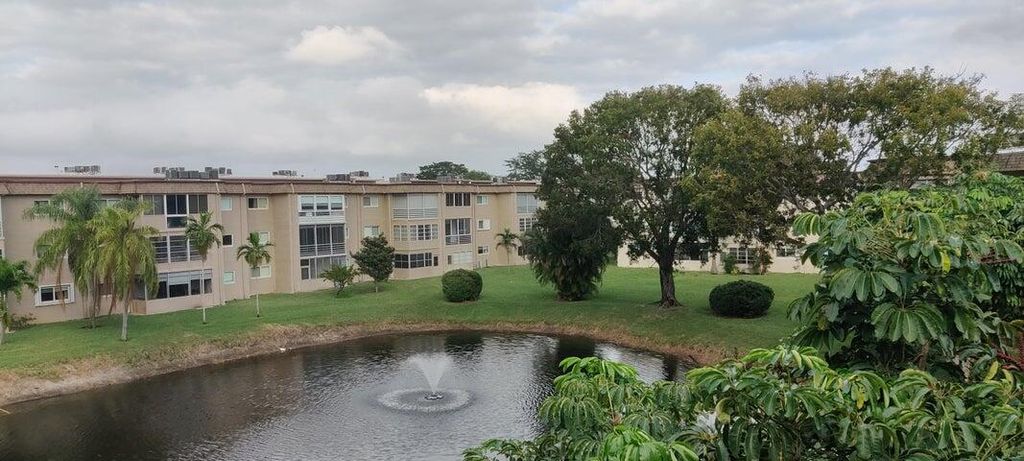 715 Lori Drive 308, Palm Springs, FL 33461