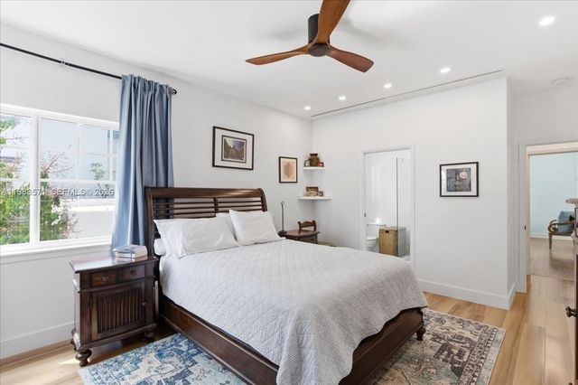 2463 Pine Tree Dr PH, Miami Beach, FL 33140