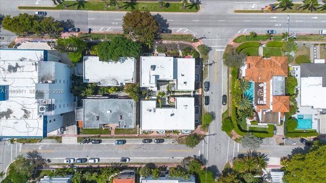 2463 Pine Tree Dr PH, Miami Beach, FL 33140