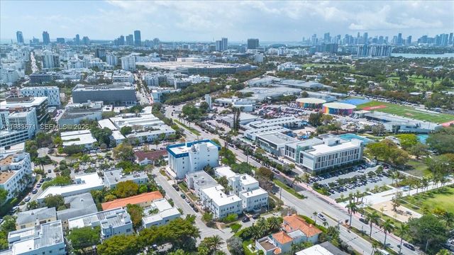 2463 Pine Tree Dr PH, Miami Beach, FL 33140