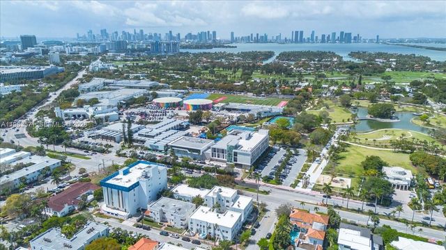 2463 Pine Tree Dr PH, Miami Beach, FL 33140