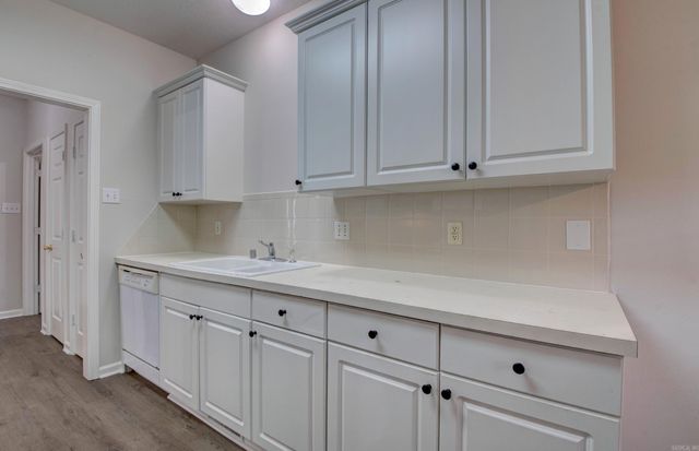 12825 Westglen Drive, Little Rock, AR 72211