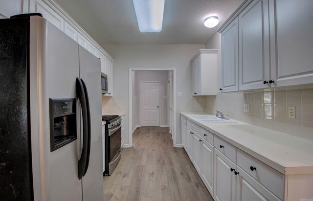 12825 Westglen Drive, Little Rock, AR 72211