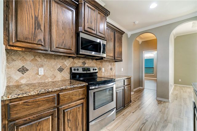 2033 Arash Dr, Corpus Christi, TX 78413
