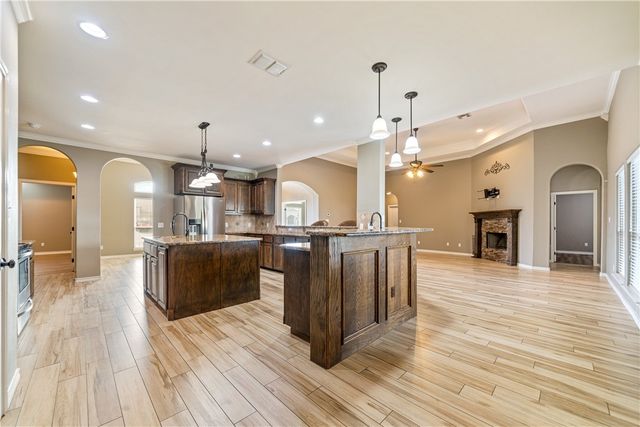 2033 Arash Dr, Corpus Christi, TX 78413