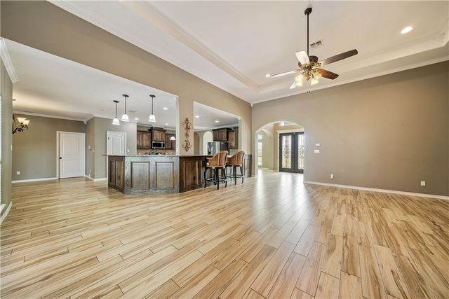 2033 Arash Dr, Corpus Christi, TX 78413