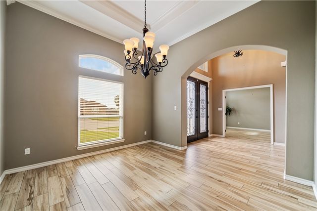 2033 Arash Dr, Corpus Christi, TX 78413