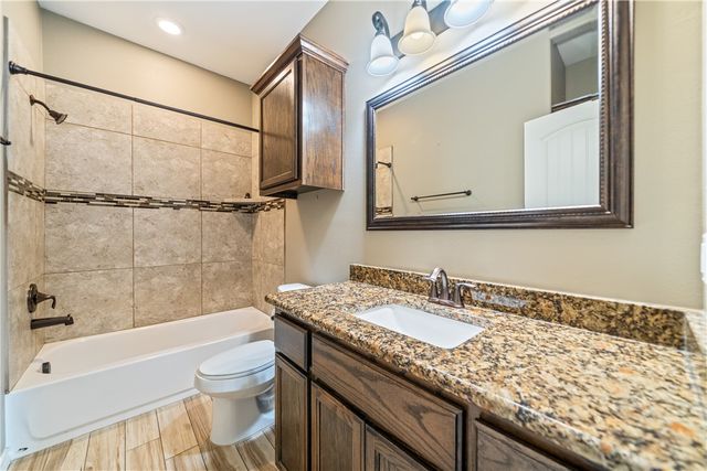 2033 Arash Dr, Corpus Christi, TX 78413