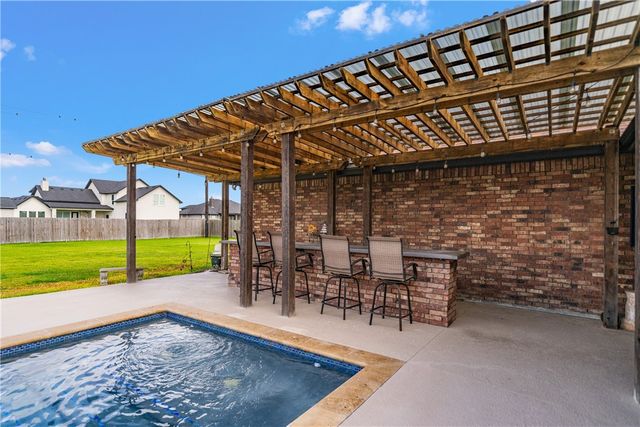 2033 Arash Dr, Corpus Christi, TX 78413