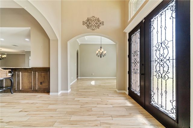 2033 Arash Dr, Corpus Christi, TX 78413