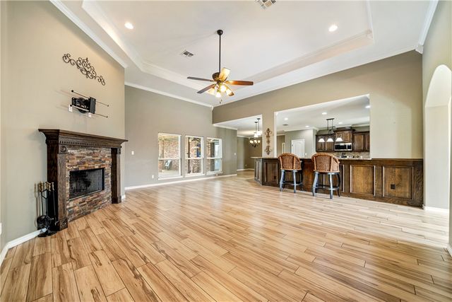 2033 Arash Dr, Corpus Christi, TX 78413