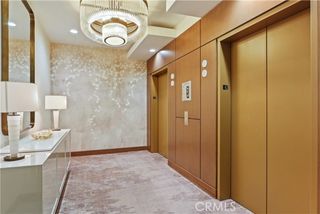 900 W Olympic Boulevard 42A, Los Angeles, CA 90015