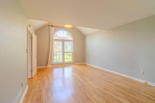 521 Ridgewater Court, Lexington, KY 40515