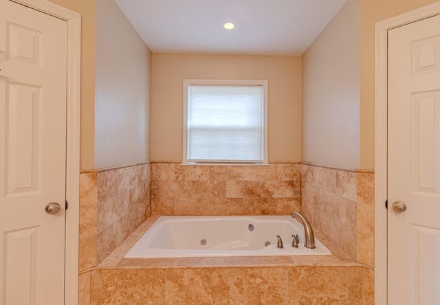 521 Ridgewater Court, Lexington, KY 40515