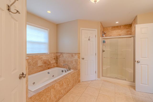 521 Ridgewater Court, Lexington, KY 40515