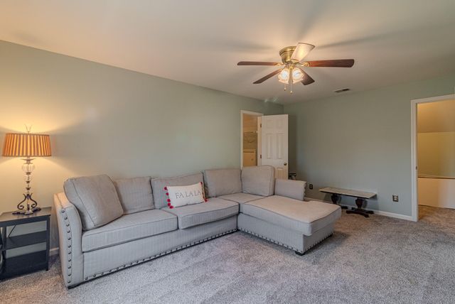 521 Ridgewater Court, Lexington, KY 40515