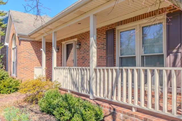 521 Ridgewater Court, Lexington, KY 40515