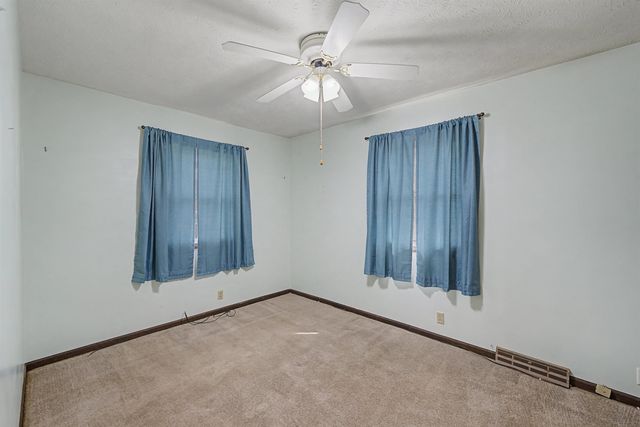 2661 Highland Ave, Salina, KS 67401