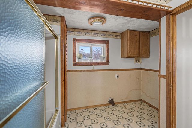 2661 Highland Ave, Salina, KS 67401