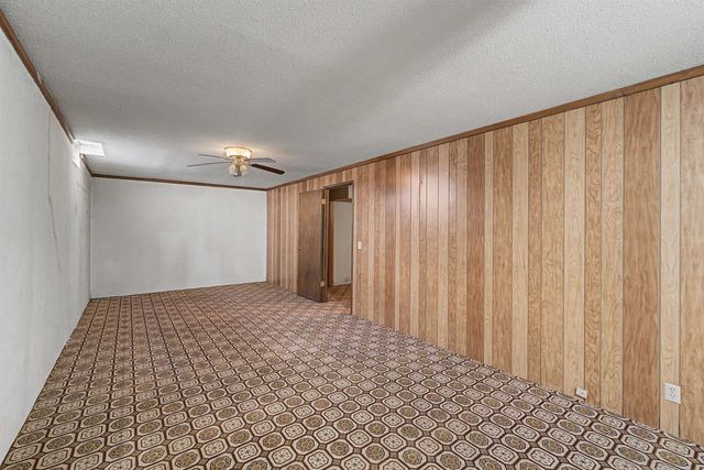 2661 Highland Ave, Salina, KS 67401