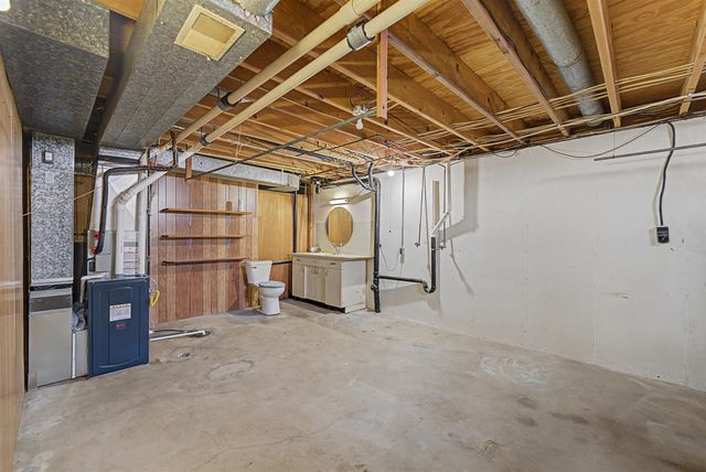 2661 Highland Ave, Salina, KS 67401