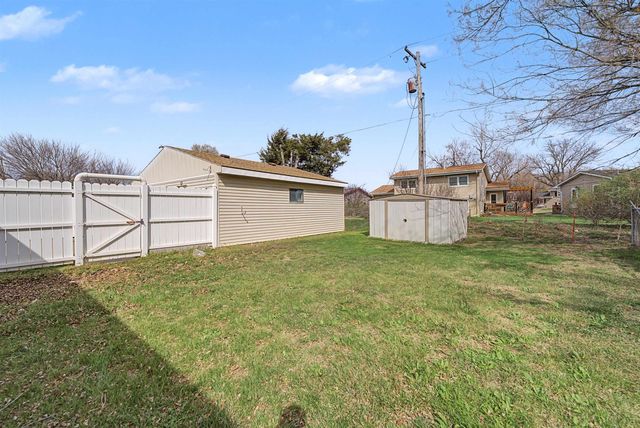 2661 Highland Ave, Salina, KS 67401