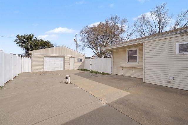 2661 Highland Ave, Salina, KS 67401