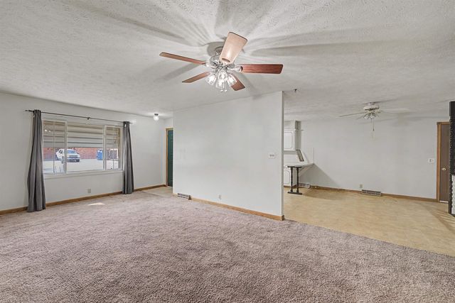 2661 Highland Ave, Salina, KS 67401