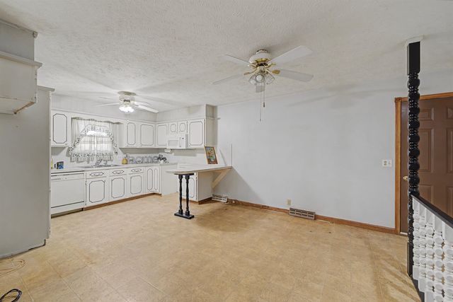 2661 Highland Ave, Salina, KS 67401