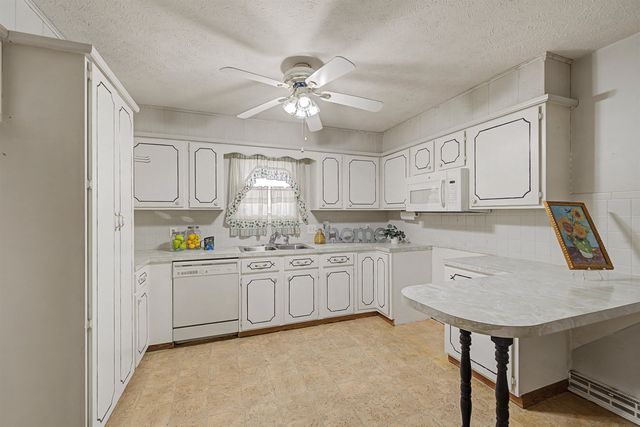 2661 Highland Ave, Salina, KS 67401