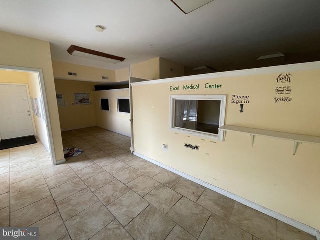 2122-24 W DIAMOND ST, Philadelphia, PA 19121