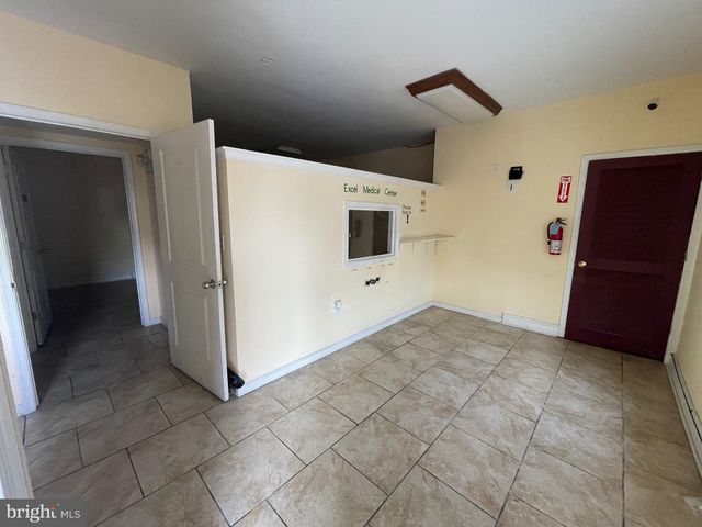 2122-24 W DIAMOND ST, Philadelphia, PA 19121