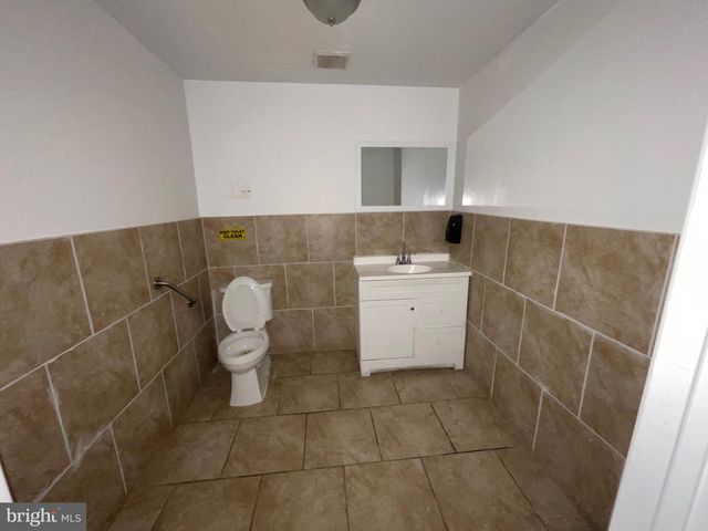 2122-24 W DIAMOND ST, Philadelphia, PA 19121