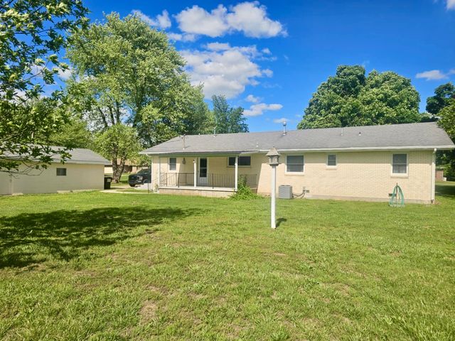 407 N Crestview Avenue, Ash Grove, MO 65604