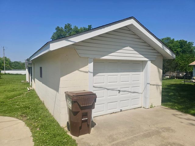 407 N Crestview Avenue, Ash Grove, MO 65604