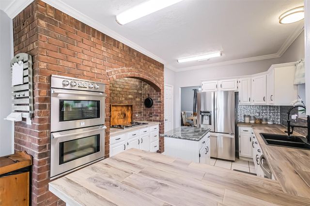 23003 N Waterlily Drive, Richmond, TX 77406