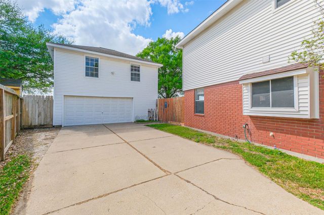 23003 N Waterlily Drive, Richmond, TX 77406