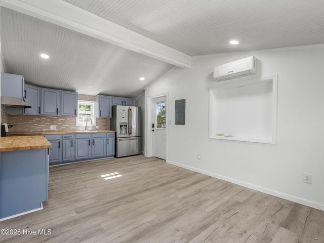 2073 Dawson Cabin Road, Jacksonville, NC 28540