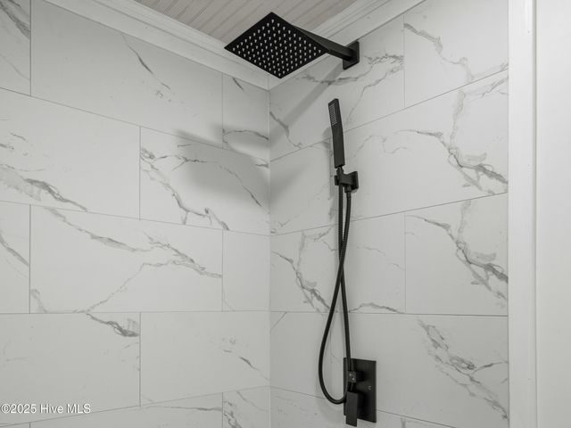 2073 Dawson Cabin Road, Jacksonville, NC 28540