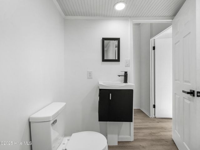 2073 Dawson Cabin Road, Jacksonville, NC 28540