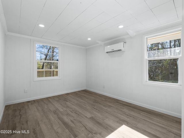 2073 Dawson Cabin Road, Jacksonville, NC 28540